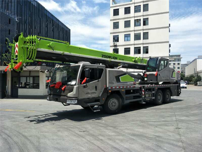 隆子县跨街广告牌的高空安装注意事项