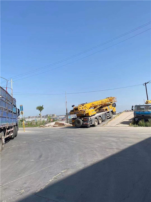 隆子县25吨吊车的租赁价格大概是多少？